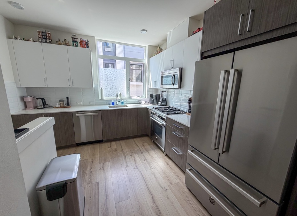 Kitchen & Dining